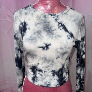 tie dye long sleeved crop top
